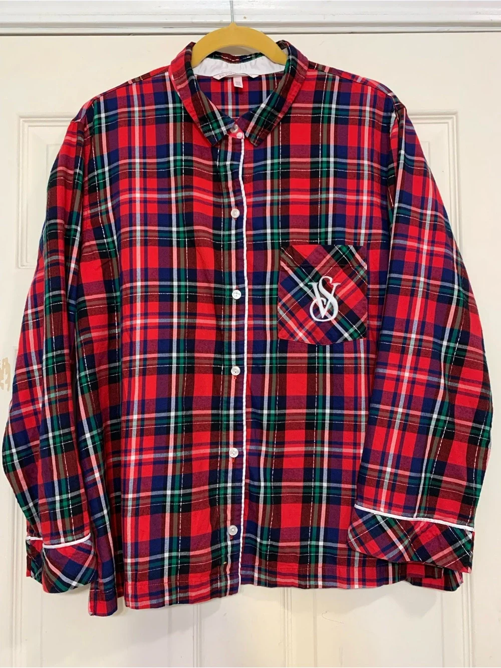Victoria’s Secret Holiday Red Blue Plaid Large Pajama Set.                  3791